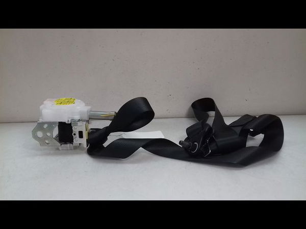 Ceinture arrière gauche Toyota YARIS (_P13_) 1.5 (nsp131_) (2017)