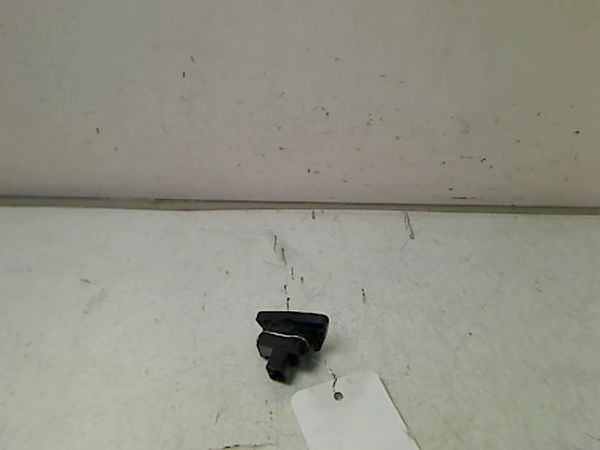 Commande lève-glace porte avant gauche Ford KA (RU8) 1.2 (2008-2016) 3 portes