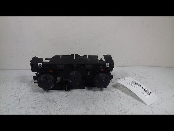 Commande de chauffage Iveco DAILY IV Camionnette 35s14 c, 35s14 c-p, 35s14 v, 35s14 v-p, 35c14 v,... (2006-2011)