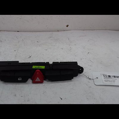 Bouton de warning Kia CEE'D SW (ED) 1.6 crdi 90 (2007-2012)