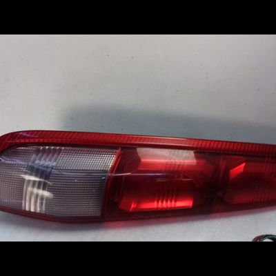 Feu arrière gauche Nissan X-TRAIL I (T30) 2.2 dci 4x4 (2001-2008) 5 portes