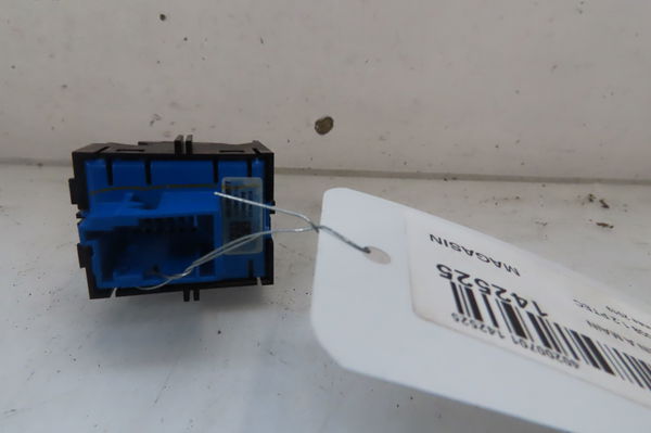 Interrupteur commande de frein a main PEUGEOT 3008