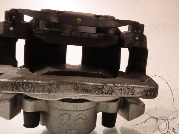 Etrier de frein avant droit PEUGEOT 3008
