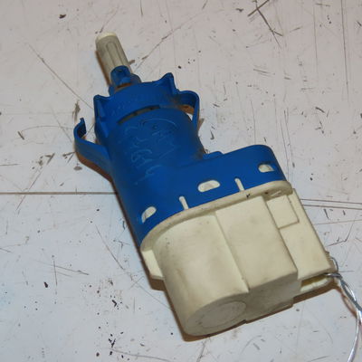 Contacteur de stop sur pedale  Ford FIESTA VI (CB1, CCN) 1.25 (2008-2017) 5 portes