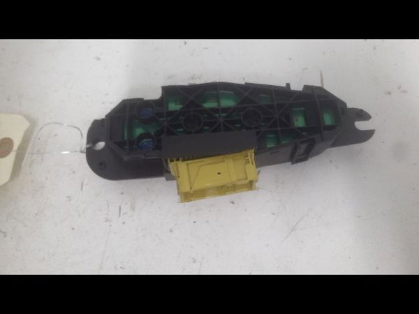 Commande lève-glace porte avant gauche Jaguar S-TYPE II (X200) 2.7 d (2004-2007)