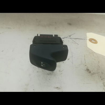 Commande lève-glace porte avant droite Renault CLIO II Camionnette - 3-5 portes (SB0-1-2_) 1.9 d (sb0r) (1999-2000)