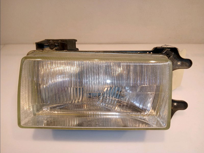 Phare gauche AUDI 80 II  1.6i 75ch