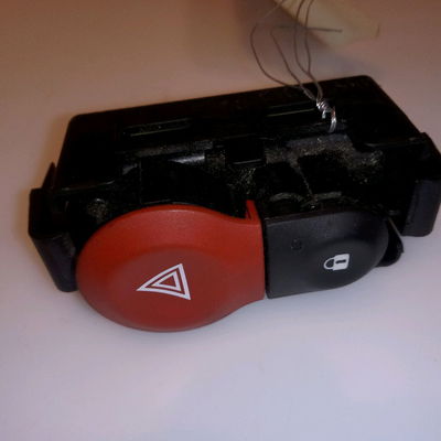 Bouton de warning Renault KANGOO - GRAND KANGOO II (KW0-1_) 1.5 dci 90 (kw05, kw08, kw0g, kw11) (2008)