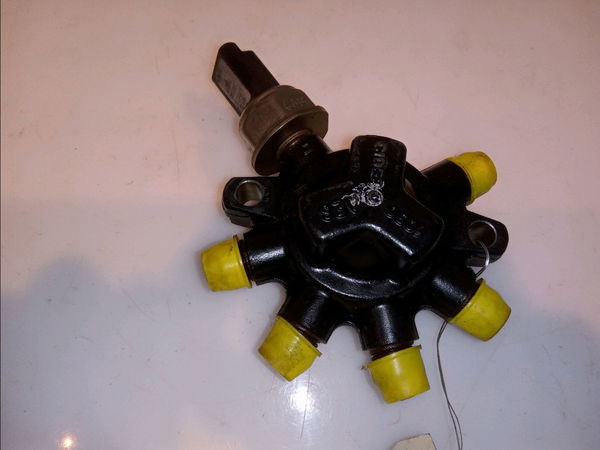Rampe injection FORD TRANSIT CONNECT I