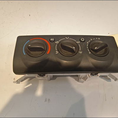 Commande de chauffage Renault CLIO II (BB_, CB_) 1.2 16v (bb05, bb0w, bb11, bb27, bb2t, bb2u, bb2v, cb05,... (2001-2016) 3 portes