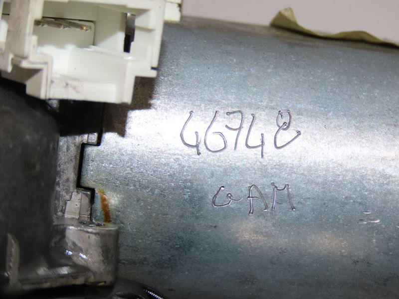 Moteur essuie-glace ar droit Renault TRAFIC II Autobus-Autocar (JL) 2.0 dci 115 (2006)