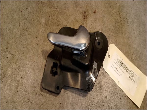 Poignee int porte ard Opel MERIVA A Monospace (X03) 1.7 cdti (e75) (2003-2010)