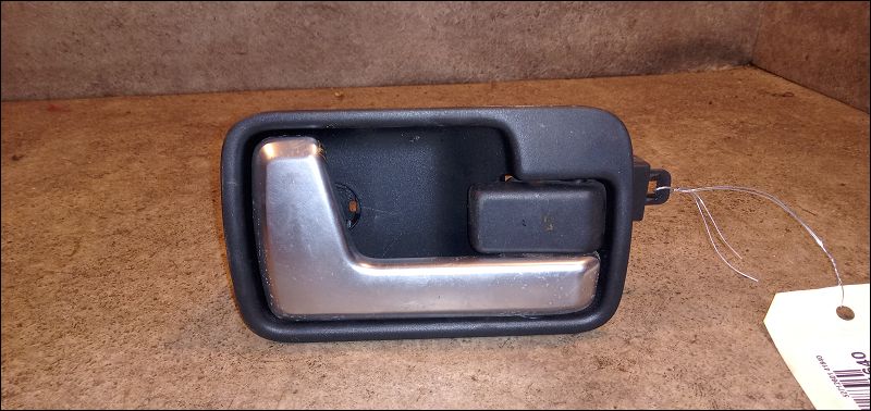 Poignee int porte avd Land rover DISCOVERY III (L319) 2.7 td 4x4 (2004-2009)