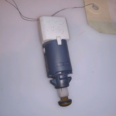 Contacteur de stop sur pedale  Renault KANGOO Express (FW0-1_) 1.5 dci 110 (fw06, fw12) (2013)
